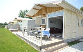 Premium Lake Lodges