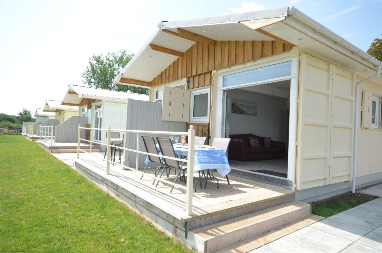 Premium Lake Lodges Chichester Exterior photo